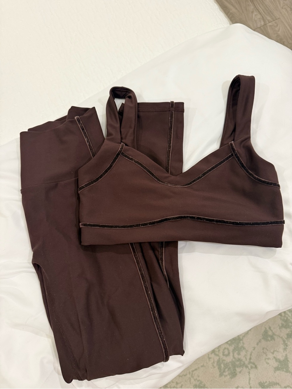 YPB Set Brown Velvet-Trim Sports Bra and Leggings